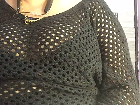 Snapshot of Desi_bhabhiii chatting on 02/02/25, 08:57 Desi bhabhiii online show from 02/02/25, 08:57