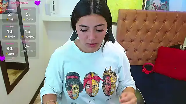 Snapshot of _luna_torres chatting on 11/28/25, 01:25 luna torres online show from 11/28/25, 01:25