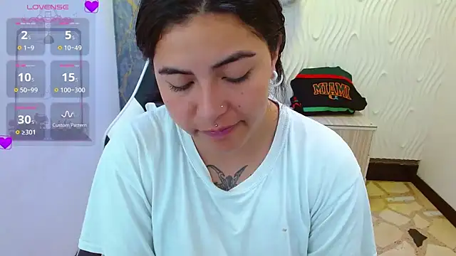 Snapshot of _luna_torres chatting on 12/03/25, 01:20 luna torres online show from 12/03/25, 01:20