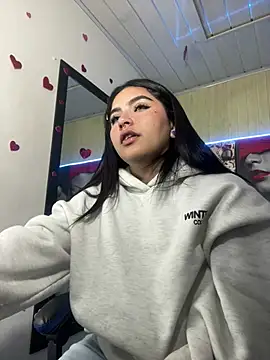  luna torres online show from 05/25/26, 11:27