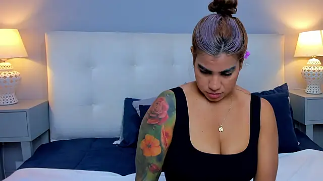 SaraaJhonsonn online show from 10/02/25, 04:03