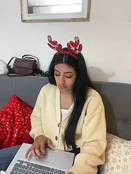 Snapshot of cloe_small chatting on 12/08/24, 05:50 cloe small online show from 12/08/24, 05:50