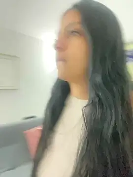 Snapshot of cloe_small chatting on 12/17/24, 07:07 cloe small online show from 12/17/24, 07:07