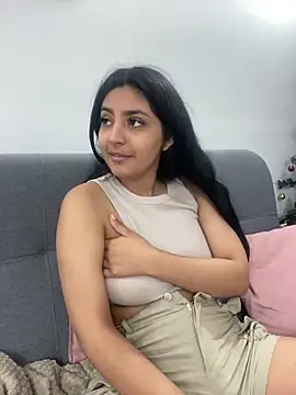 Snapshot of cloe_small chatting on 12/17/24, 10:12 cloe small online show from 12/17/24, 10:12