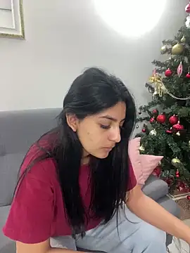 Snapshot of cloe_small chatting on 12/22/24, 06:28 cloe small online show from 12/22/24, 06:28