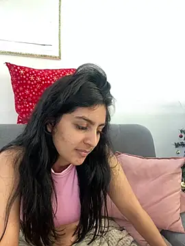 Snapshot of cloe_small chatting on 12/30/24, 12:31 cloe small online show from 12/30/24, 12:31