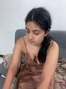 Snapshot of cloe_small chatting on 02/05/25, 06:35 cloe small online show from 02/05/25, 06:35