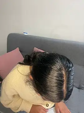 Snapshot of cloe_small chatting on 02/06/25, 02:00 cloe small online show from 02/06/25, 02:00