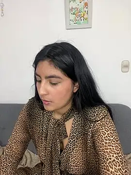 Snapshot of cloe_small chatting on 02/13/25, 02:34 cloe small online show from 02/13/25, 02:34