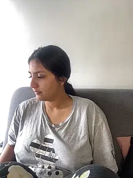 Snapshot of cloe_small chatting on 02/22/25, 08:53 cloe small online show from 02/22/25, 08:53