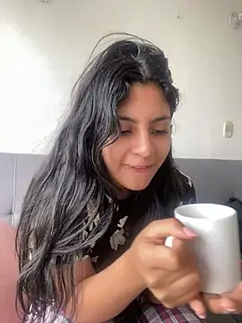 Snapshot of cloe_small chatting on 02/24/25, 10:36 cloe small online show from 02/24/25, 10:36