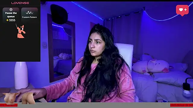 Snapshot of cloe_small chatting on 10/12/25, 07:29 cloe small online show from 10/12/25, 07:29