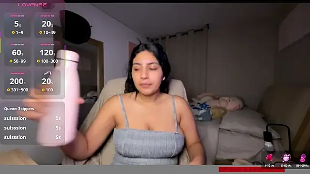 Snapshot of cloe_small chatting on 10/15/25, 07:52 cloe small online show from 10/15/25, 07:52