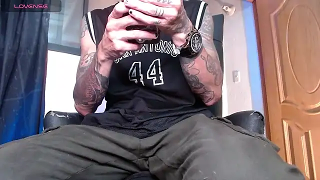 ren stipee online show from 03/05/25, 03:51