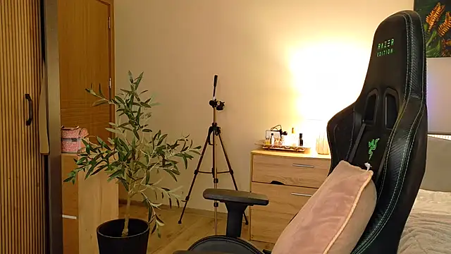 Snapshot of joycesilver chatting on 01/19/26, 08:51 joycesilver online show from 01/19/26, 08:51