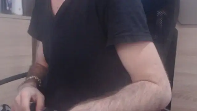 uncutguy01 online show from 01/01/25, 02:09