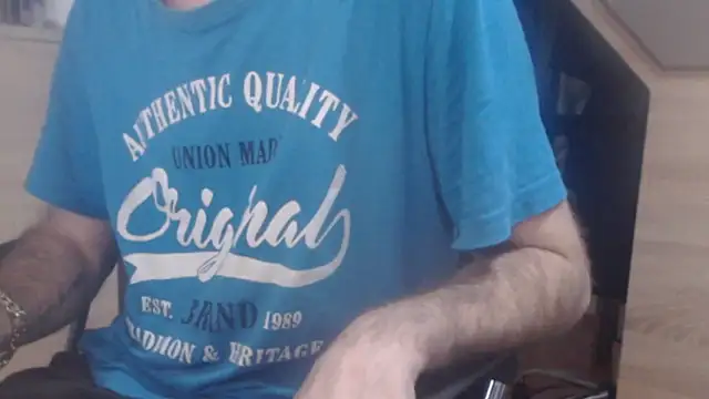 uncutguy01 online show from 01/11/25, 03:42