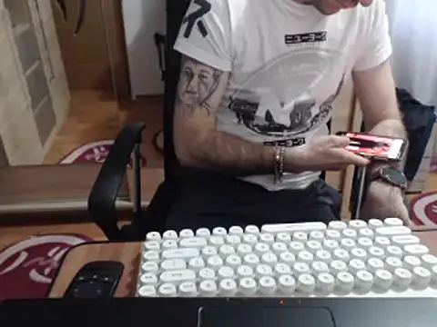 uncutguy01 online show from 03/09/25, 05:33