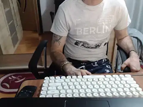 uncutguy01 online show from 03/17/25, 03:50
