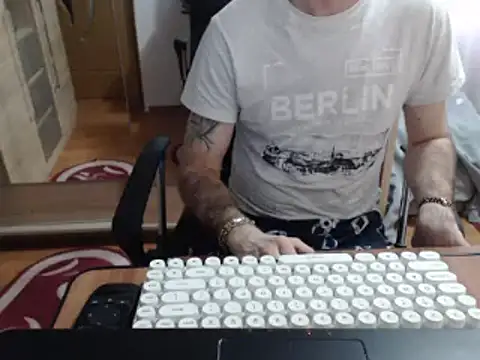 uncutguy01 online show from 03/18/25, 08:03