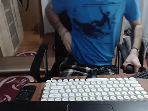 uncutguy01 online show from 03/21/25, 04:28