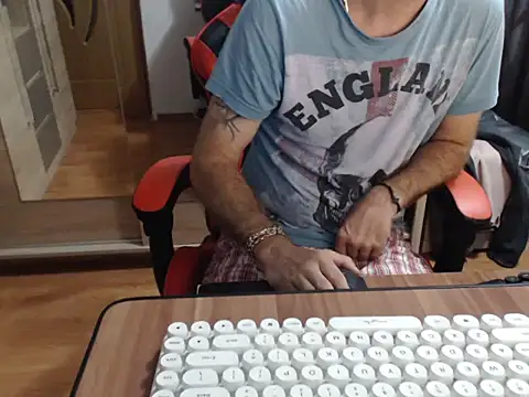uncutguy01 online show from 09/12/25, 05:40