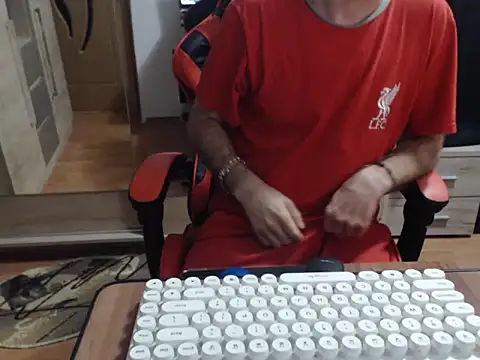 uncutguy01 online show from 09/26/25, 03:54