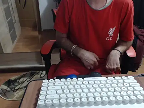 uncutguy01 online show from 09/28/25, 05:02