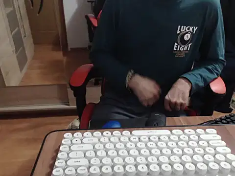 uncutguy01 online show from 10/01/25, 05:02