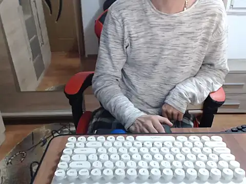 uncutguy01 online show from 10/03/25, 05:04