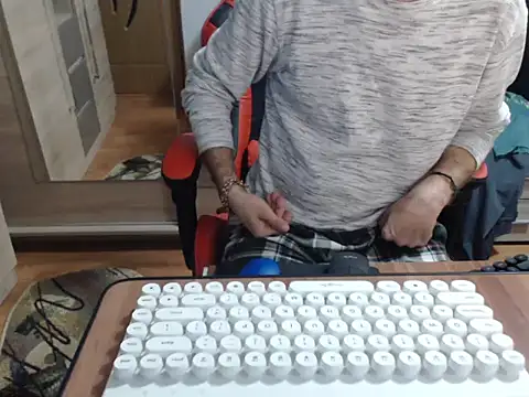 uncutguy01 online show from 10/08/25, 05:05