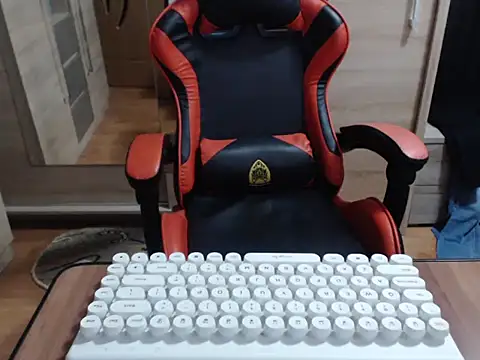 uncutguy01 online show from 10/17/25, 04:26