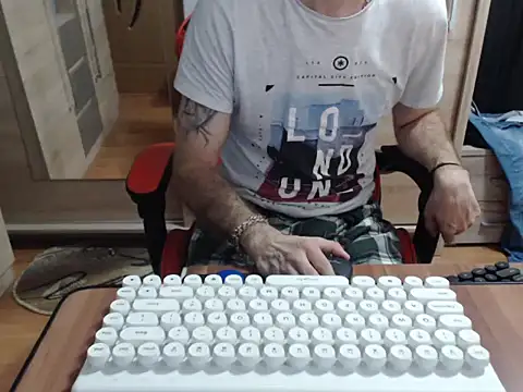 uncutguy01 online show from 10/18/25, 04:59