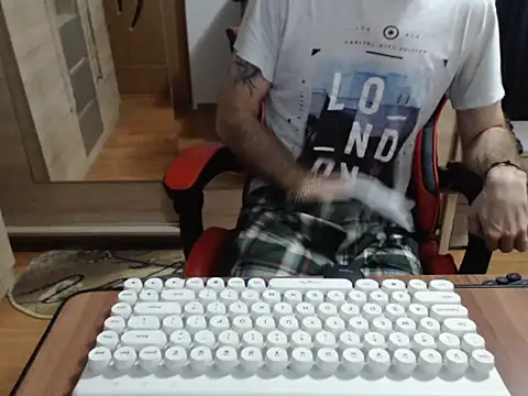 uncutguy01 online show from 10/19/25, 05:19