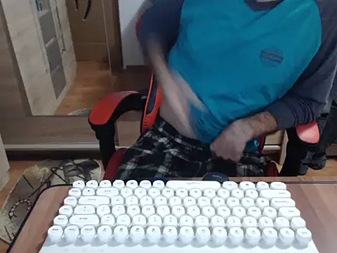 uncutguy01 online show from 10/26/25, 05:46