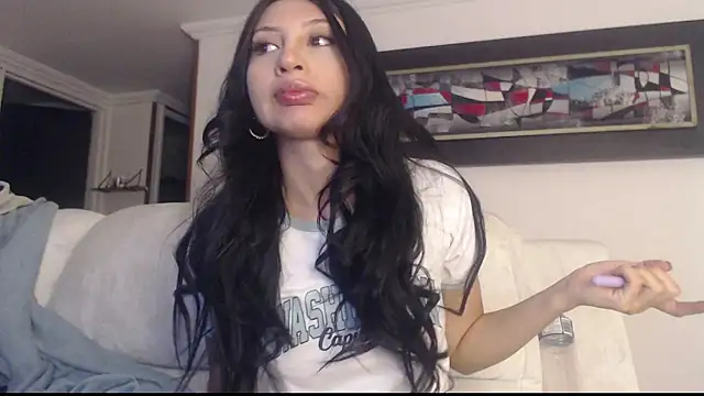 Snapshot of Nicolette_ks_ chatting on 09/23/25, 06:16 Nicolette ks online show from 09/23/25, 06:16