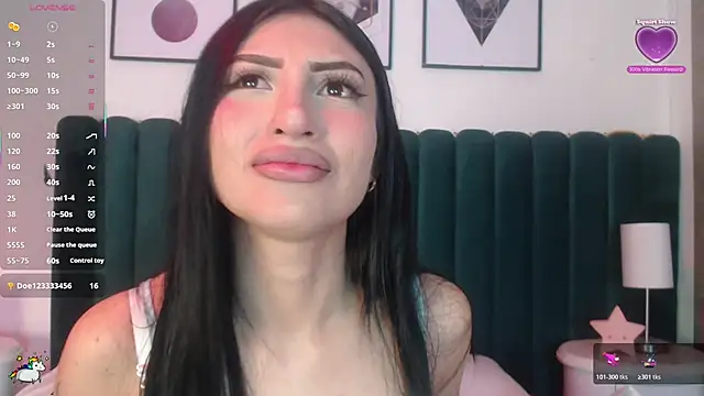 Snapshot of Nicolette_ks_ chatting on 11/07/25, 04:34 Nicolette ks online show from 11/07/25, 04:34