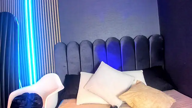 Snapshot of Nicolette_ks_ chatting on 11/13/25, 04:00 Nicolette ks online show from 11/13/25, 04:00