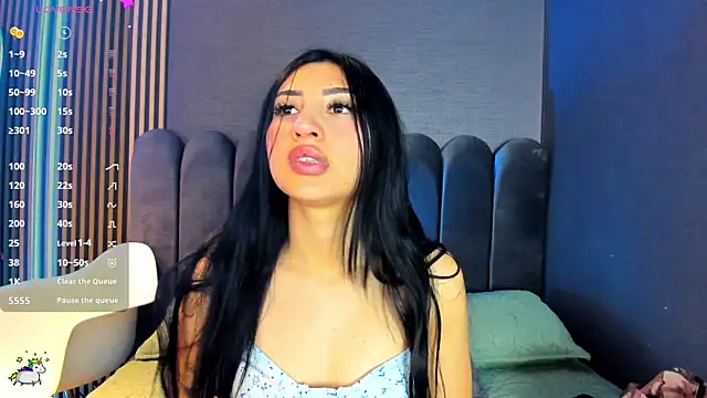 Snapshot of Nicolette_ks_ chatting on 12/03/25, 03:36 Nicolette ks online show from 12/03/25, 03:36