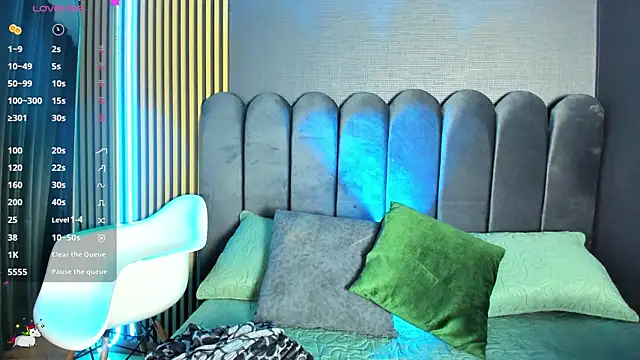 Snapshot of Nicolette_ks_ chatting on 12/05/25, 03:48 Nicolette ks online show from 12/05/25, 03:48