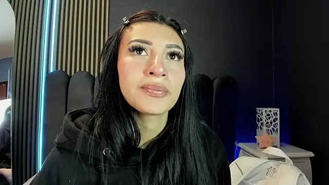 Nicolette ks  online show from 06/09/26, 04:35