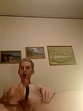 Snapshot of dedalus84 chatting on 03/13/25, 01:21 dedalus84 online show from 03/13/25, 01:21