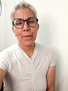 Snapshot of luz_bella chatting on 01/19/25, 03:29 luz bella online show from 01/19/25, 03:29