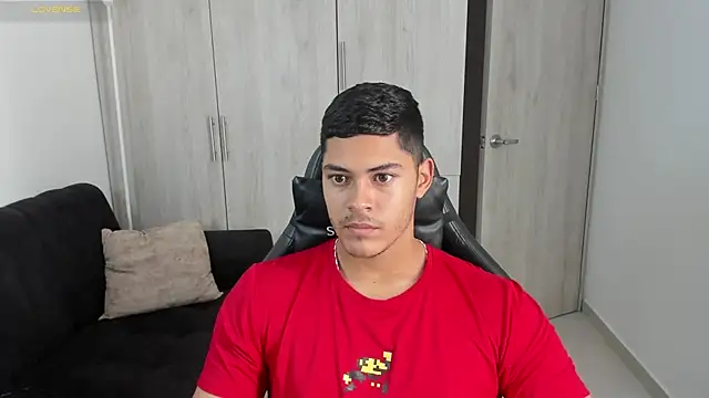 Snapshot of Iamdylan777 chatting on 09/26/25, 01:37 Iamdylan777 online show from 09/26/25, 01:37