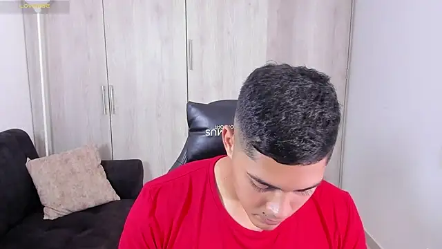 Snapshot of Iamdylan777 chatting on 09/30/25, 02:44 Iamdylan777 online show from 09/30/25, 02:44