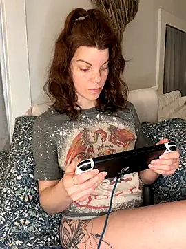 wildefaye online show from 11/23/25, 02:00