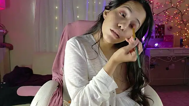 Snapshot of AllisonCatUwU chatting on 04/18/26, 03:49 AllisonCatUwU online show from 04/18/26, 03:49