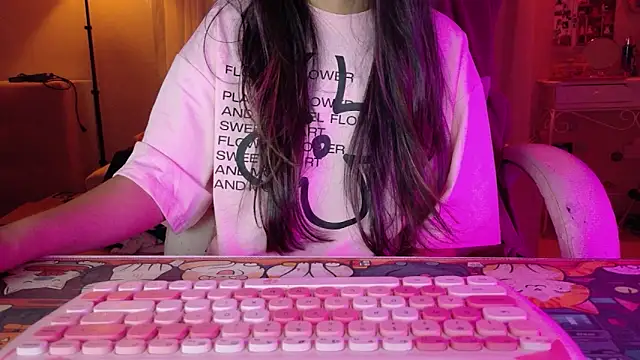 AllisonCatUwU online show from 06/17/26, 04:08