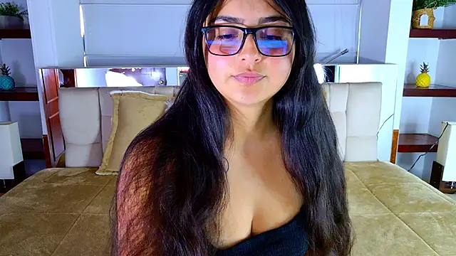 scarlleth  online show from 10/06/25, 12:02