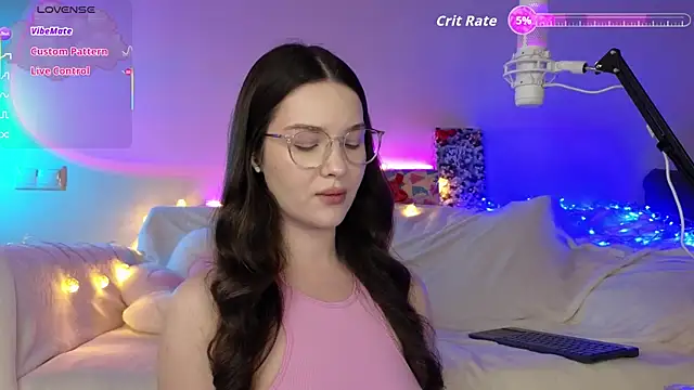 Snapshot of AokiAnna chatting on 12/16/25, 07:02 AokiAnna online show from 12/16/25, 07:02